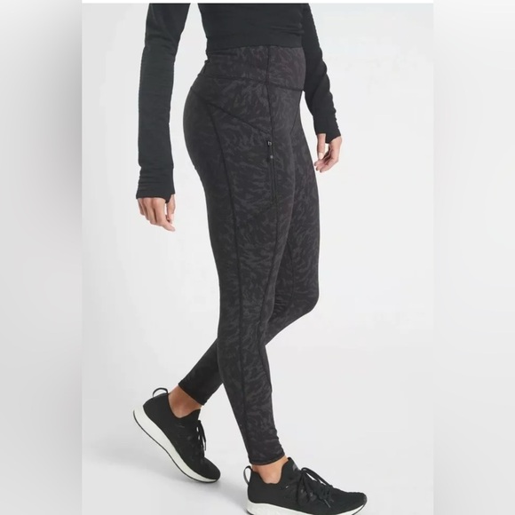 Athleta Rainier Reflective Leopard Activewear Tight Legging Womens Small Workout - Picture 1 of 9